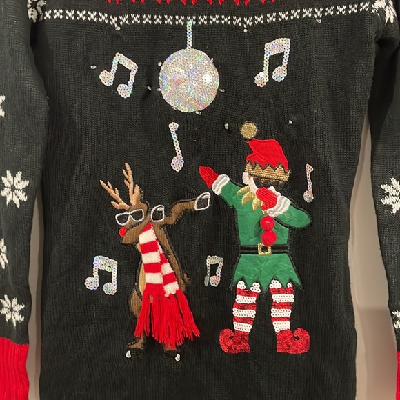 🎄Lights-up dabbing sweater (S) - Picture 3 of 10